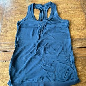 ATHLETA Momentum Tank. Navy. Size M. EUC. $25